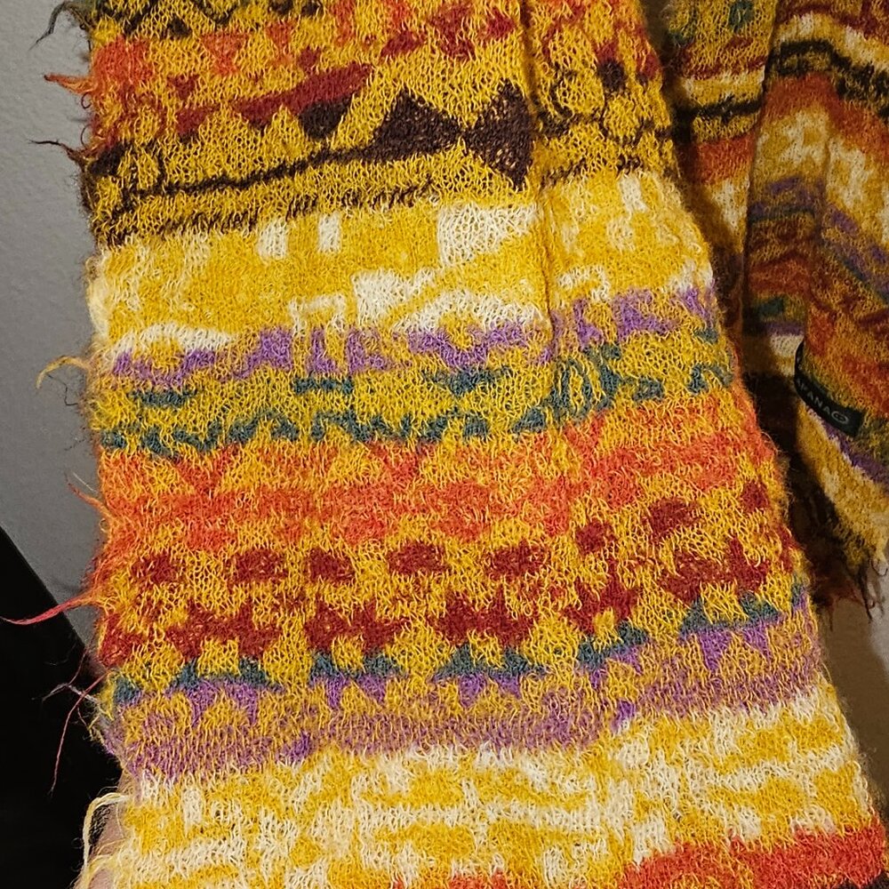 Colorful Butapana Scarf - Picture 3 of 3